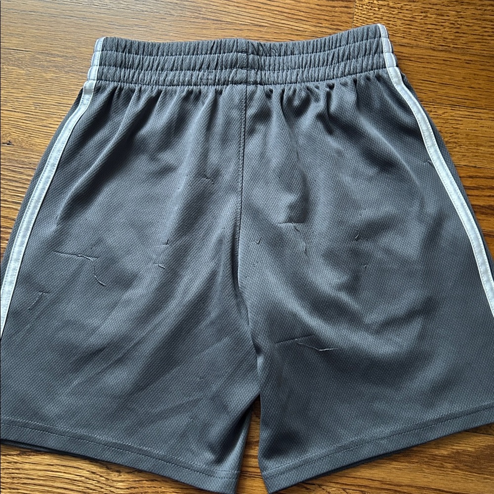 Adidas shorts - Picture 7 of 9